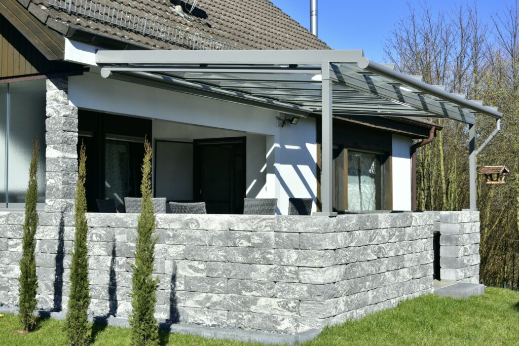 Pergola als Sonnenschutz Terrassenüberdachung Hohen Neuendorf